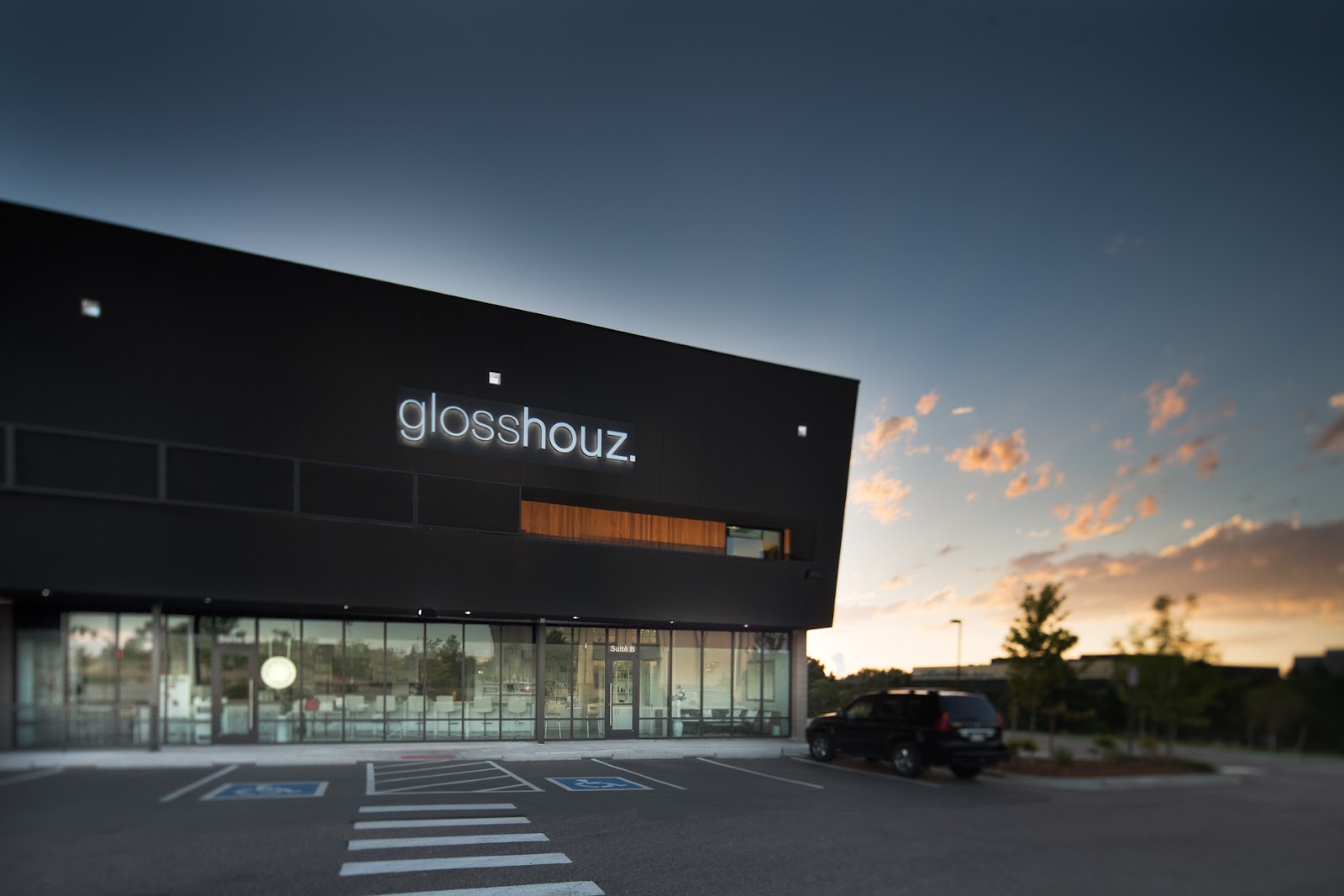 Glosshouz logo
